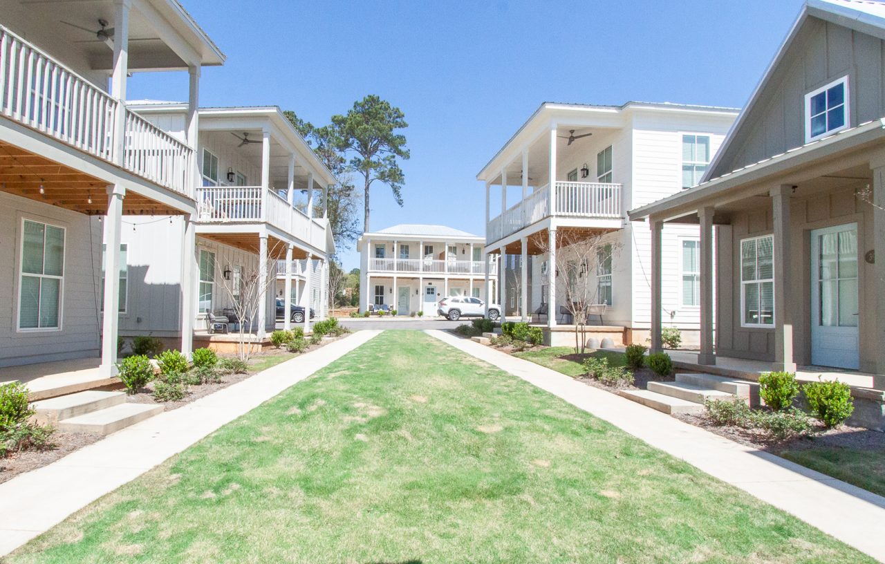 midtown auburn apartments near auburn university exterior park building